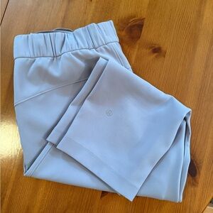 lululemon crop lavender pant size 8 euc
